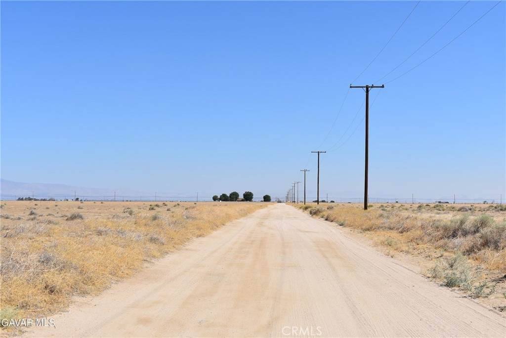 8000 Lancaster Boulevard - Photo 1