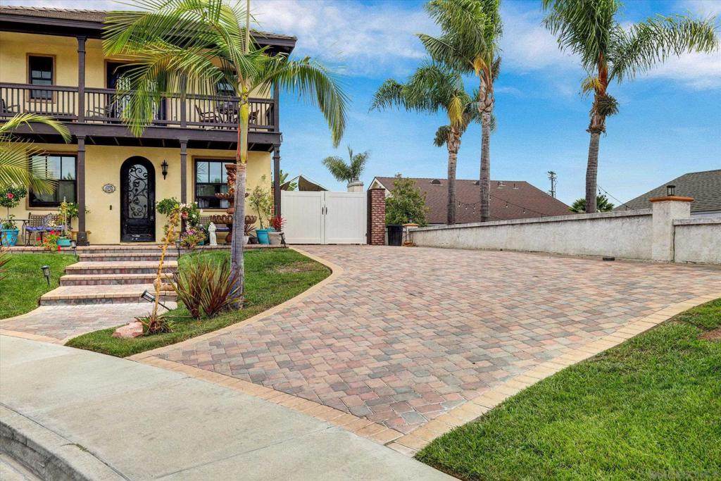 523 Hatherly St - Photo 1