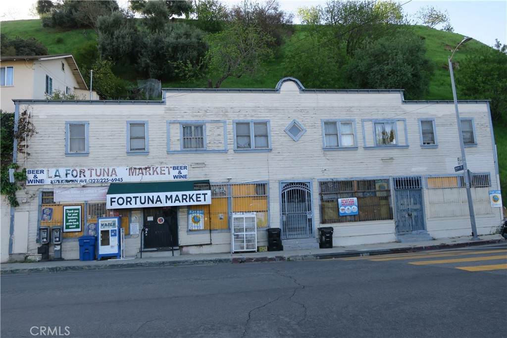 3374 Griffin Avenue - Photo 1