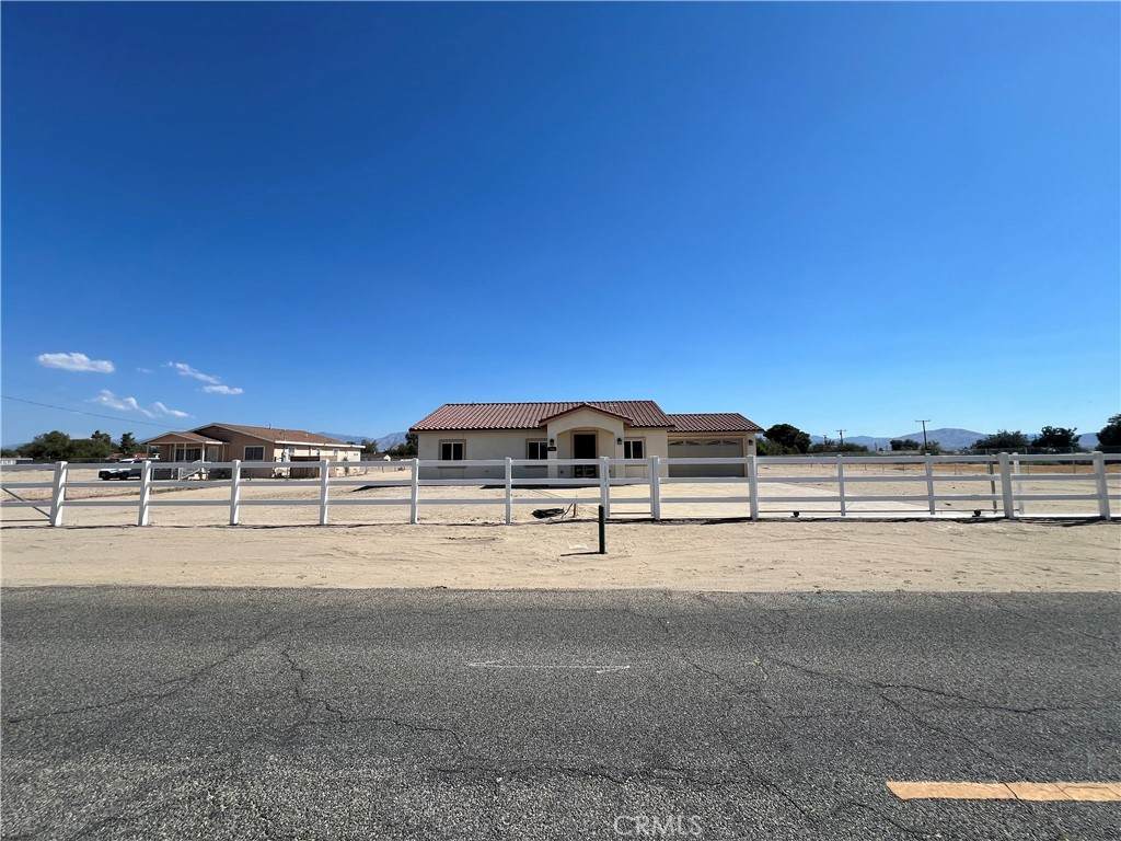 9726 East Avenue Q12 - Photo 1