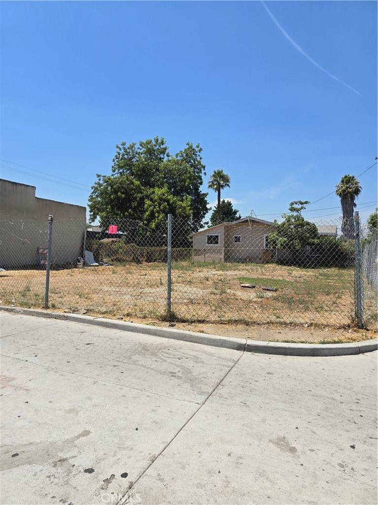 6203 Compton Avenue - Photo 1