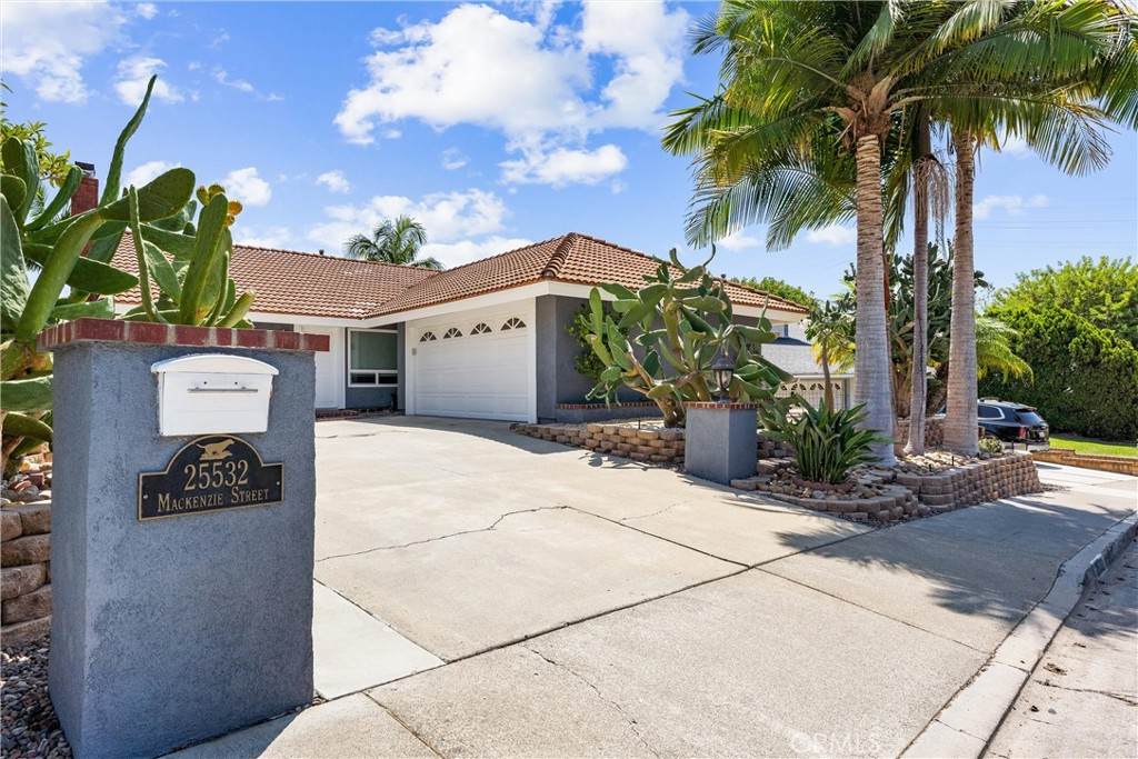 25532 Mackenzie Street - Photo 1