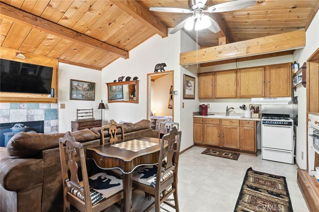 650 San Bernardino Avenue - Photo 1