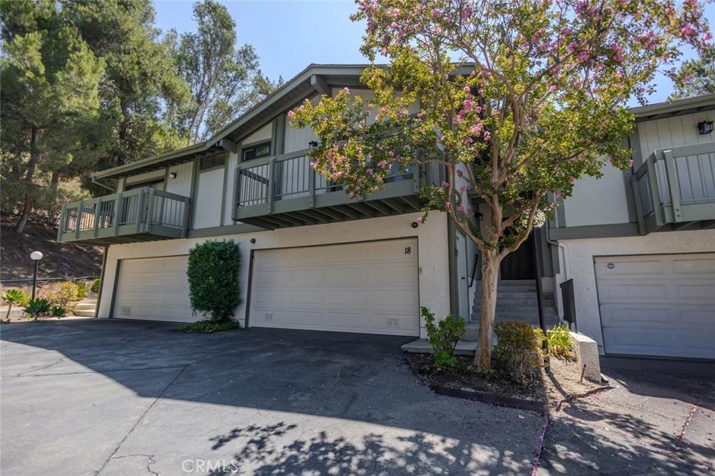 10831 Roycroft Street - Photo 1