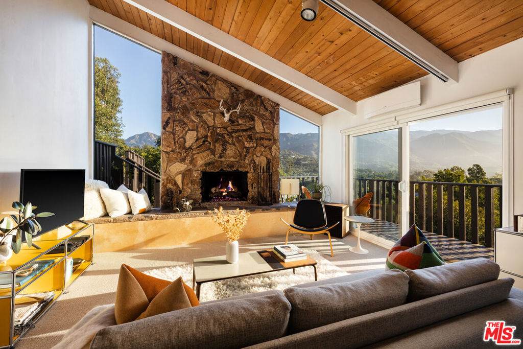 1512 Hillcrest Road - Photo 1