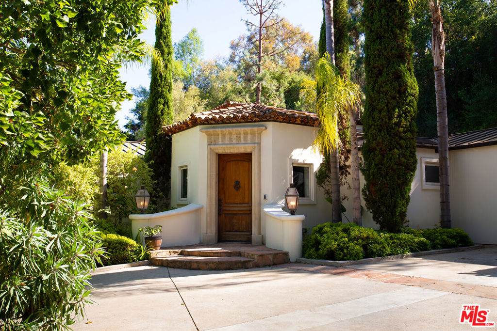 1031 Cove Way - Photo 1