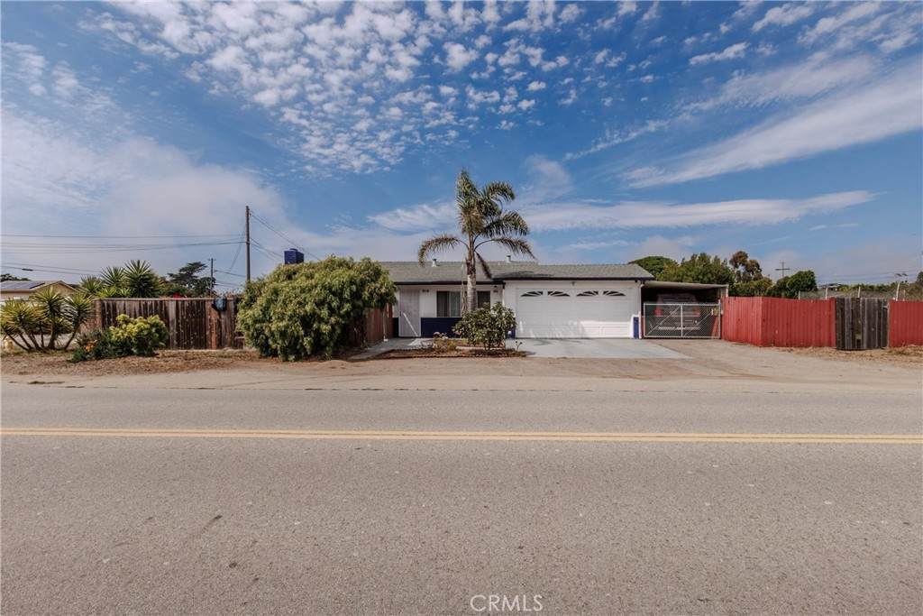 914 El Morro Avenue - Photo 1