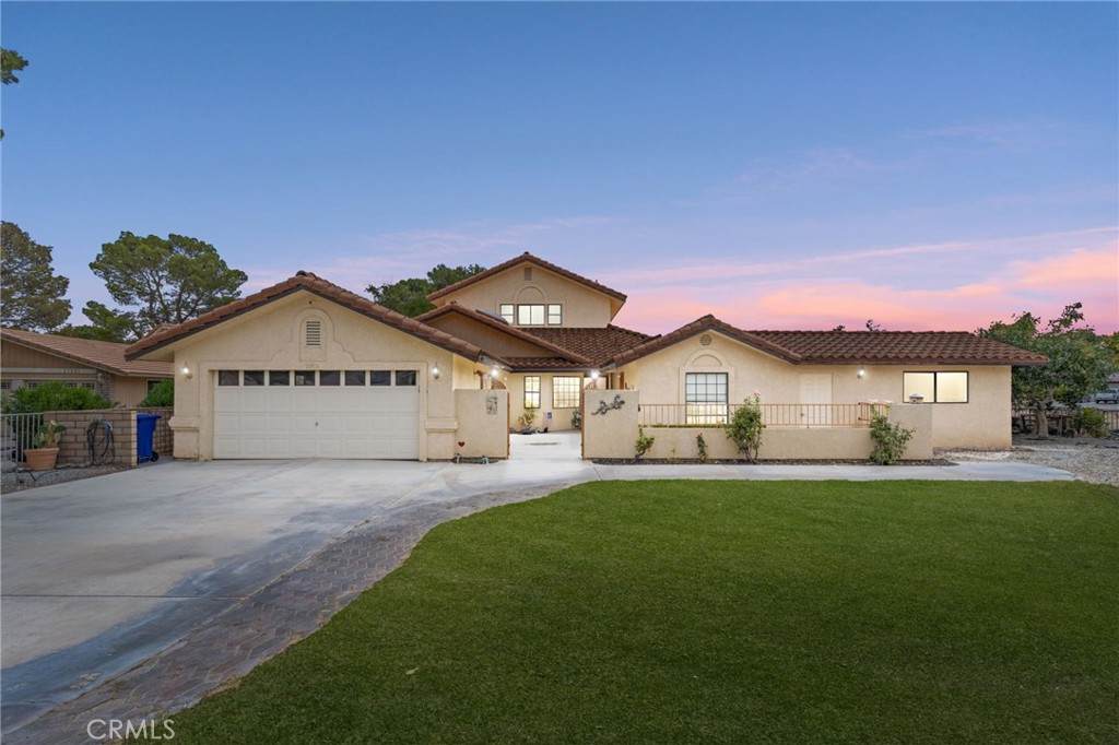 27871 Jasmine - Photo 1