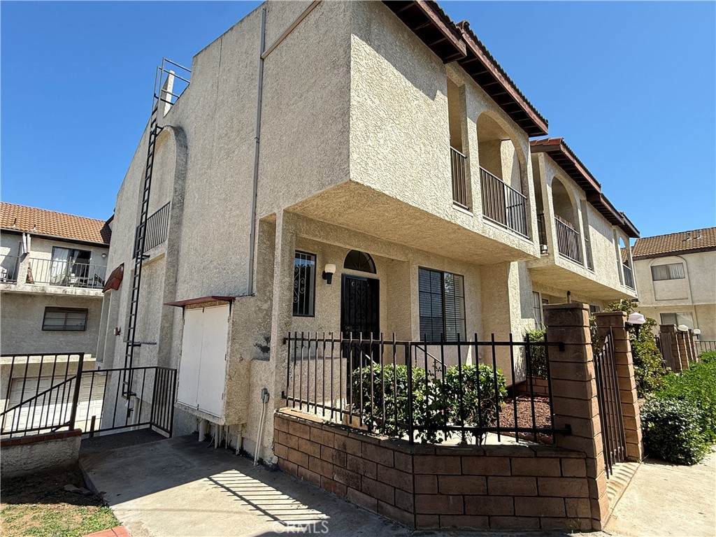 305 Baltimore Avenue - Photo 1