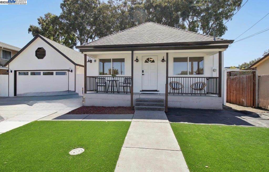 1900 Chestnut Street - Photo 1