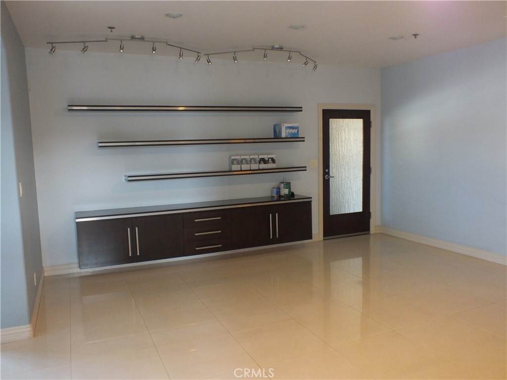 800 Torrance Boulevard - Photo 1