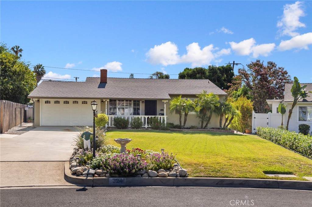 324 Fowler Drive - Photo 1