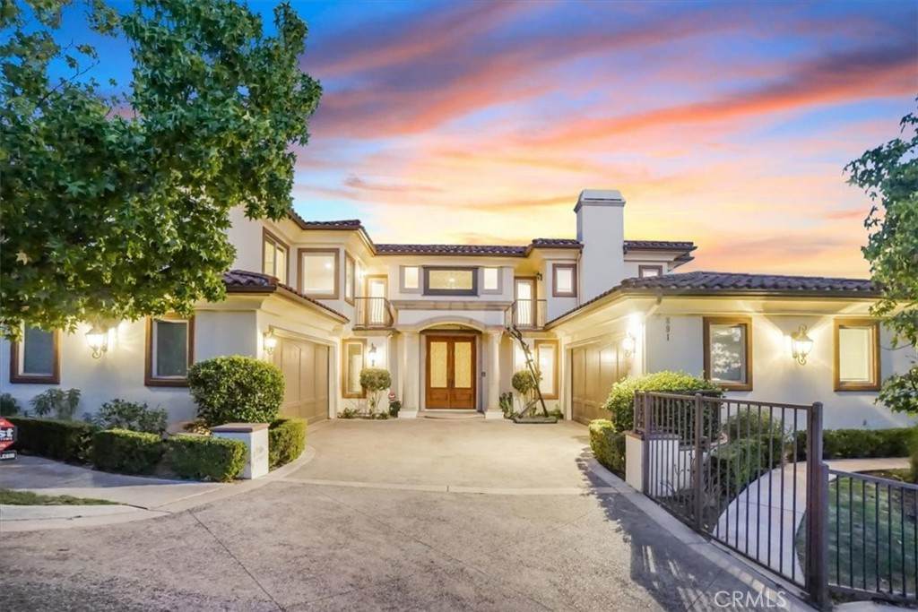 891 Crescent Drive - Photo 1