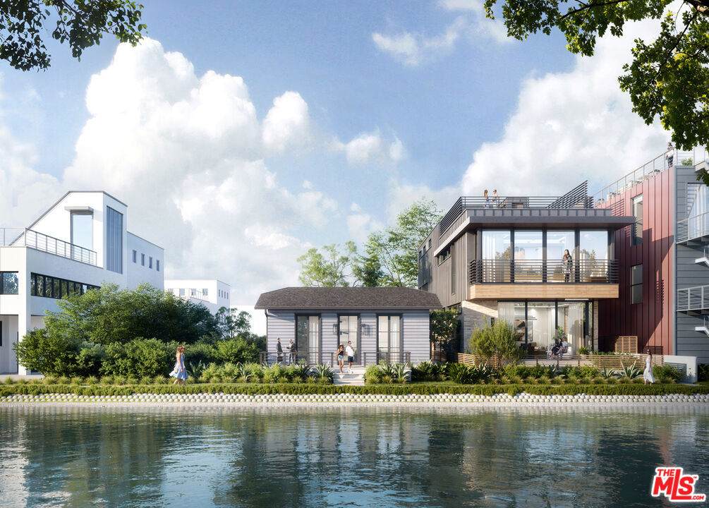 404 Linnie Canal - Photo 1