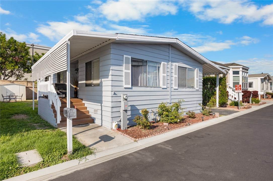 19127 Pioneer Boulevard - Photo 1