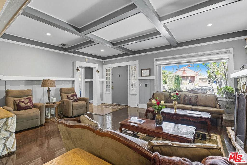 2114 28th Street - Photo 1