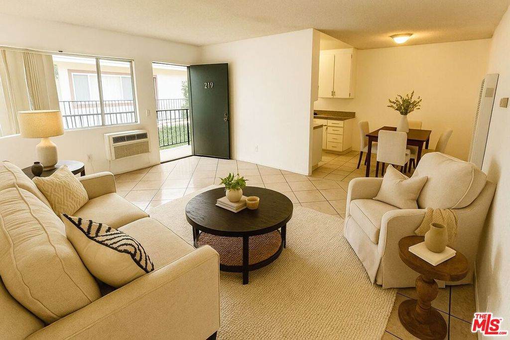 8800 Cedros Avenue - Photo 1