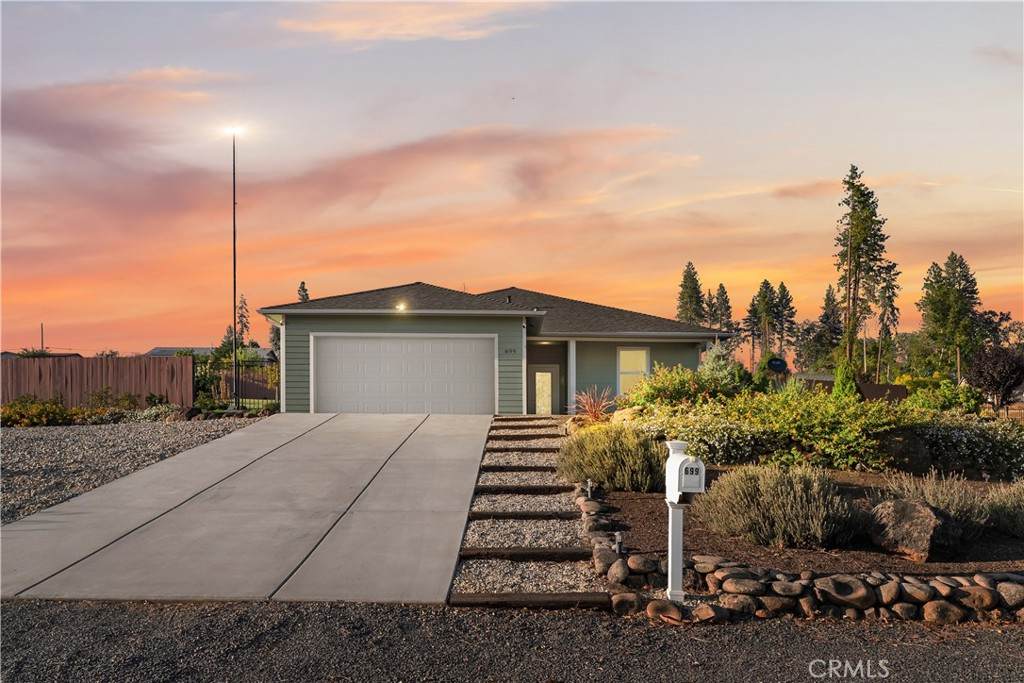 699 Edwards Lane - Photo 1