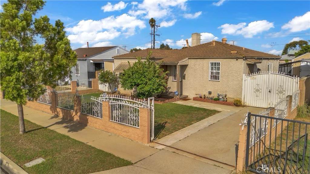 2030 Salinas - Photo 1
