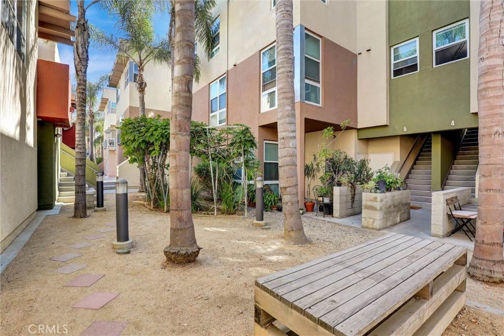 302 19th Street - Photo 1