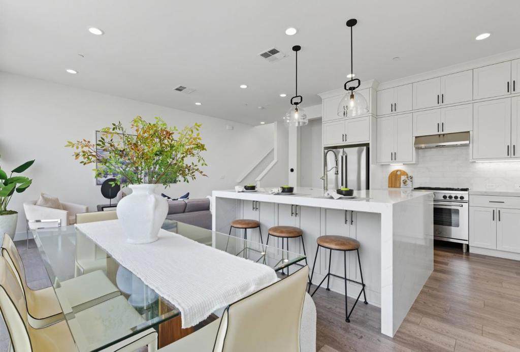 142 Coronado Avenue - Photo 1