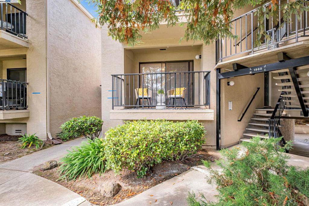 1960 Barrymore Common - Photo 1