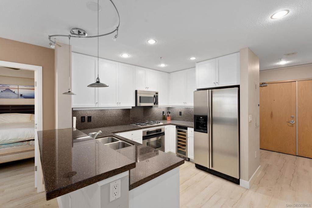 850 Beech St - Photo 1