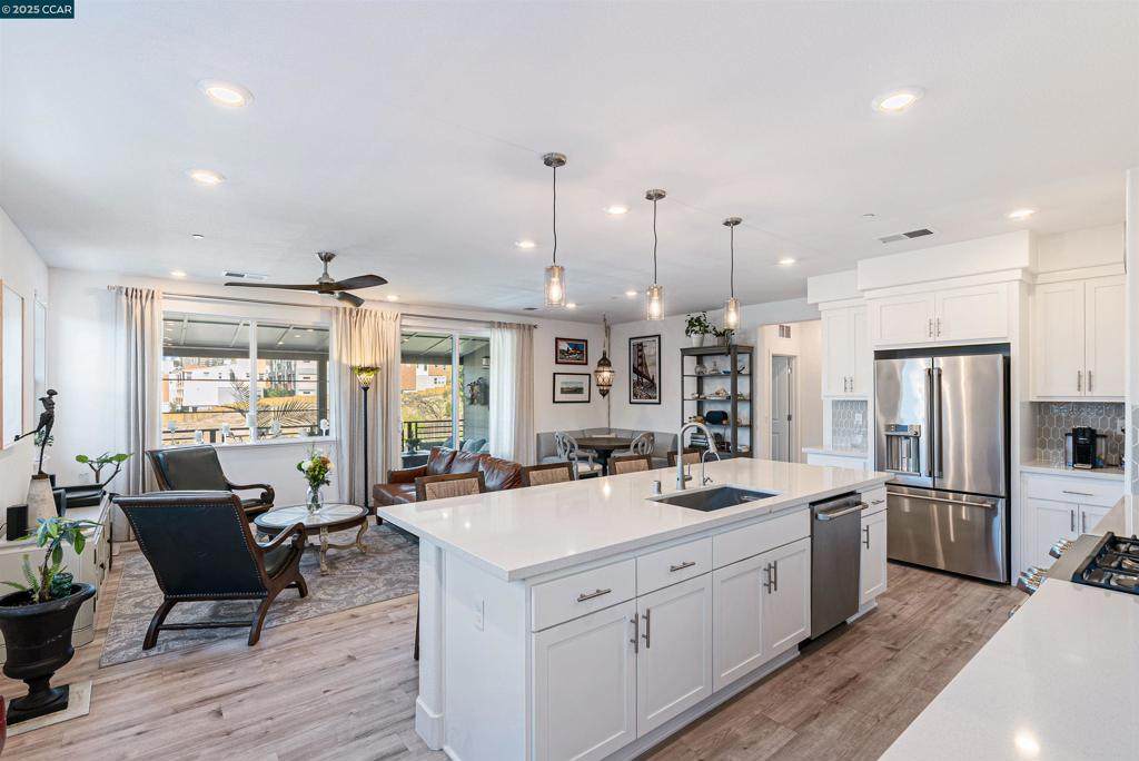 729 Delve Ct - Photo 1