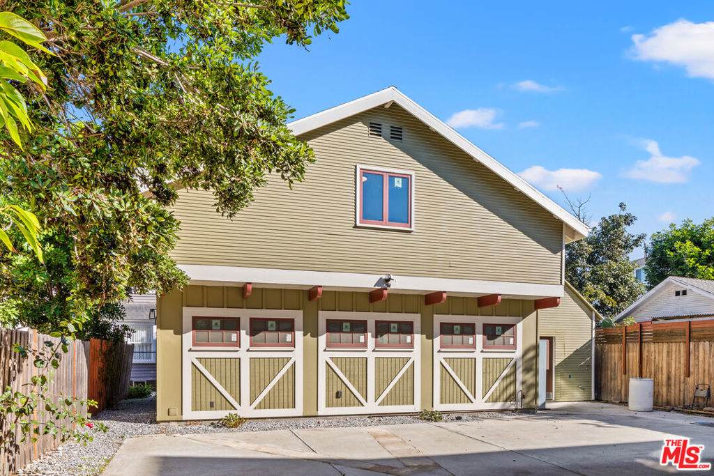 929 23rd Street - Photo 1