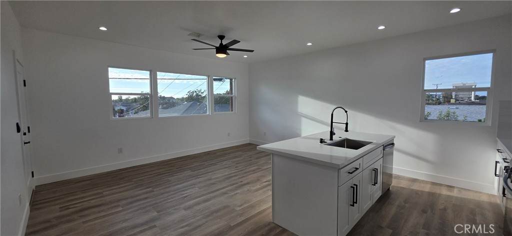 4705 Lakewood - Photo 1