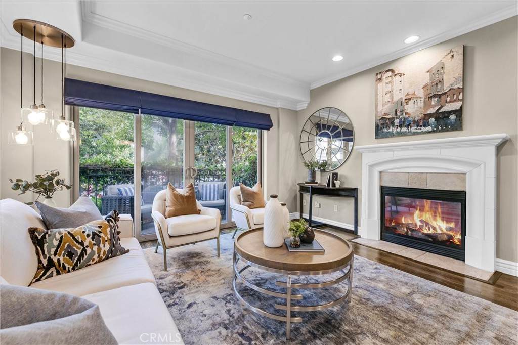 1741 Bentley Avenue - Photo 1