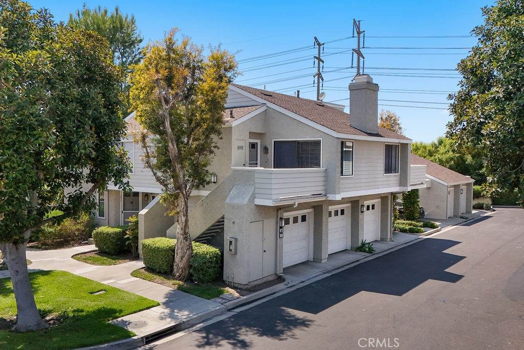 369 Deerfield - Photo 1