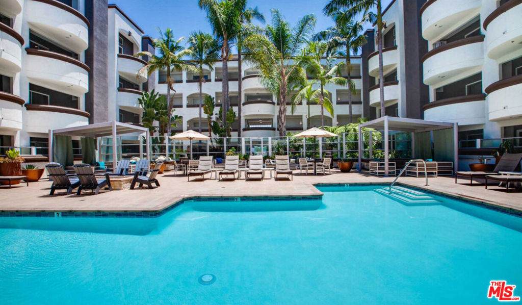 7660 Beverly Boulevard - Photo 1