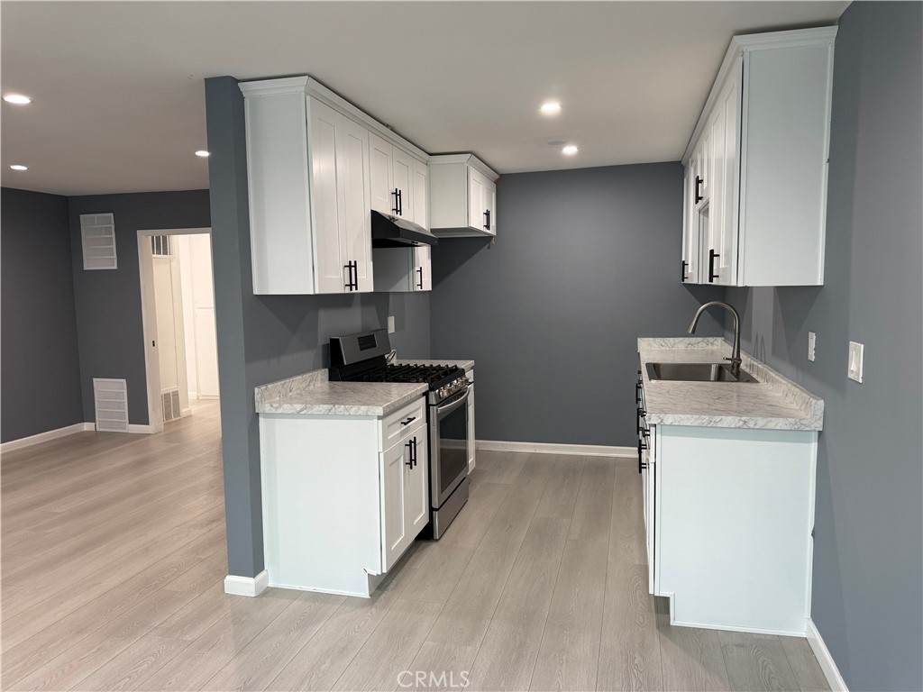 6722 Whitsett Avenue - Photo 1