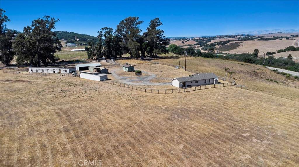 117 El Campo - Photo 1