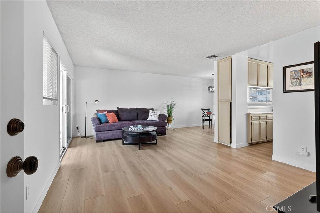 520 Avenue B - Photo 1