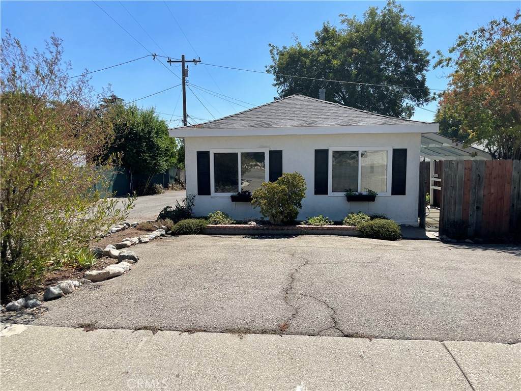 558 Vermont Avenue - Photo 1