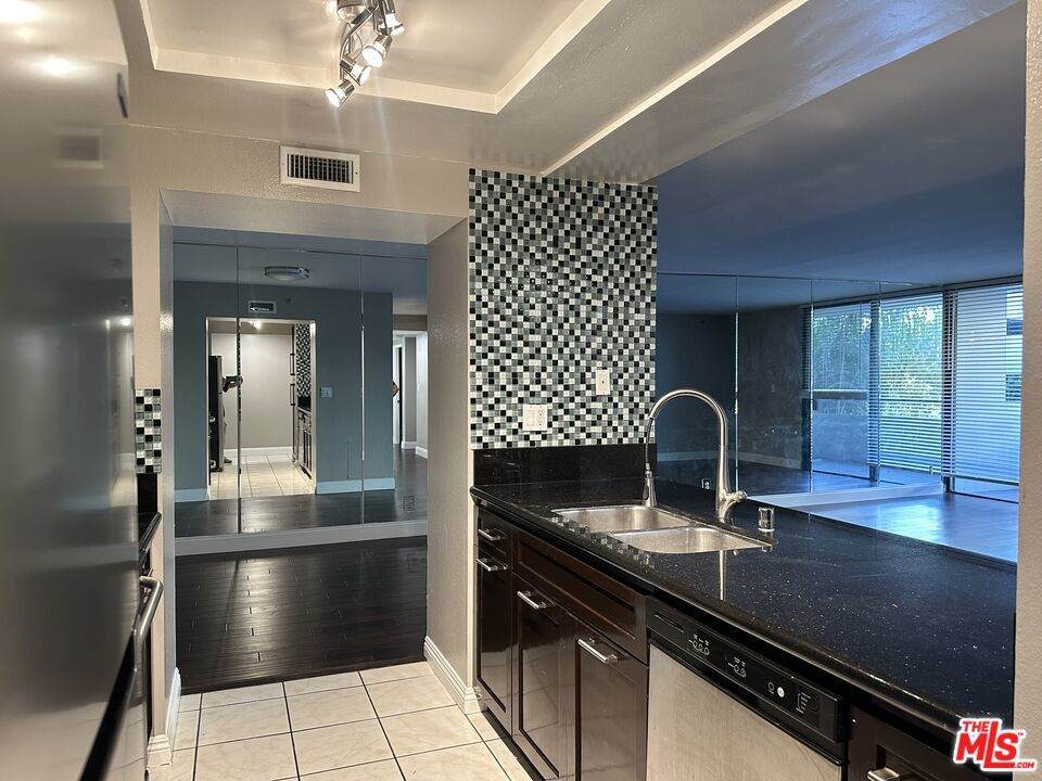 600 9th Street - Photo 1