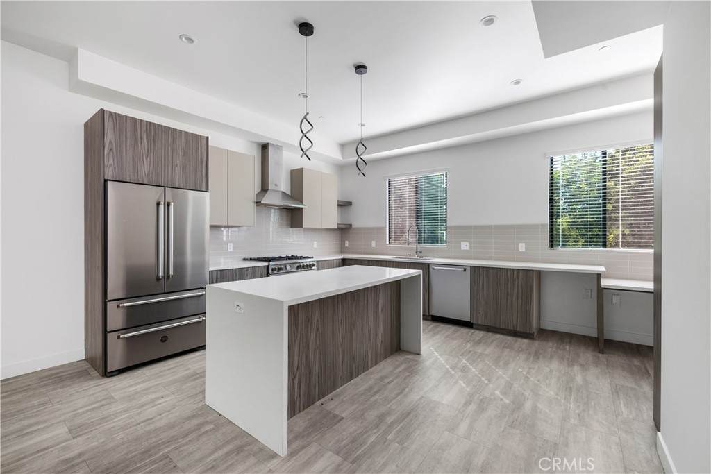 6719 Sepulveda Boulevard - Photo 1