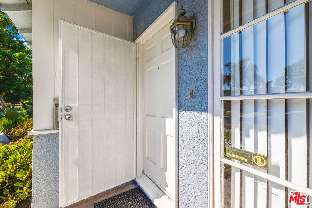 836 Appleby Street - Photo 1