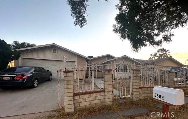 2682 San Anselmo - Photo 1