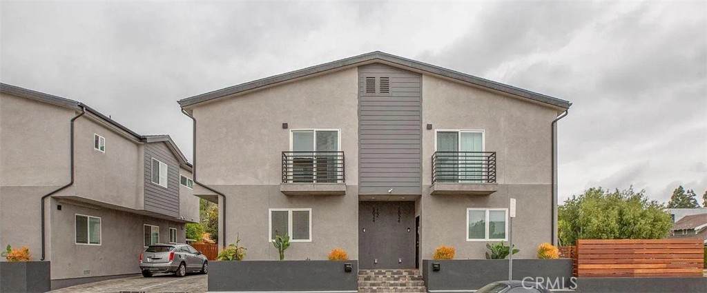 5024 1/2 Cleon Avenue - Photo 1