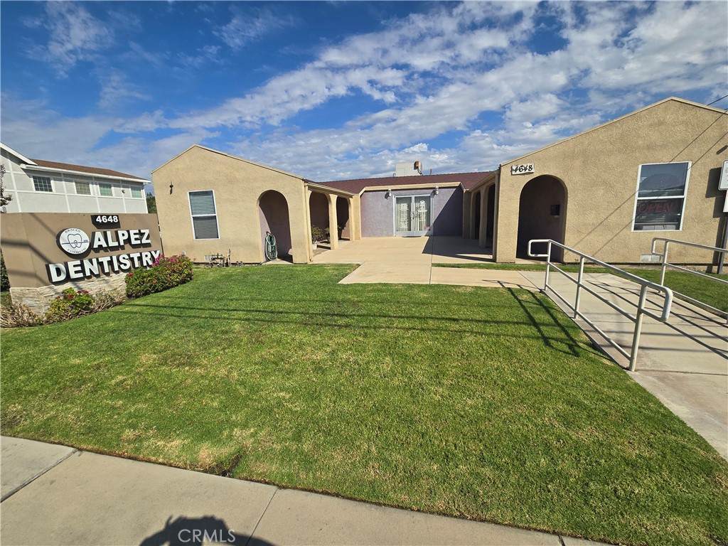 4648 Riverside - Photo 1