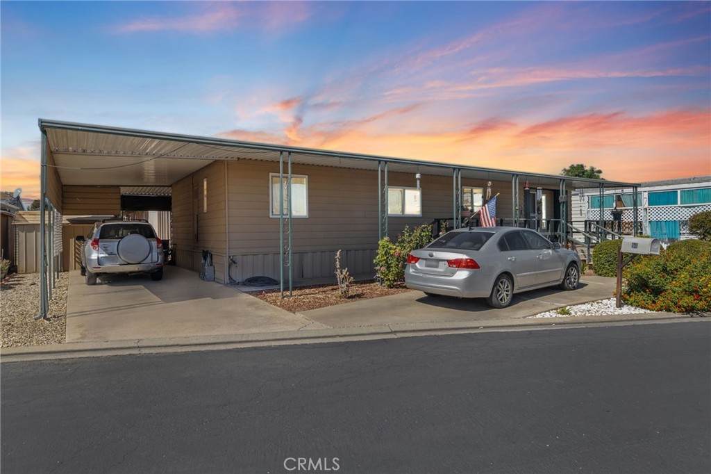 2240 Golden Oak - Photo 1