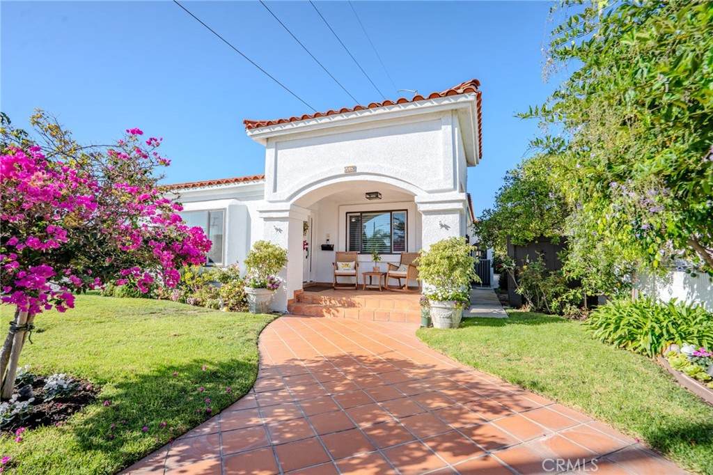 5039 134th Street - Photo 1