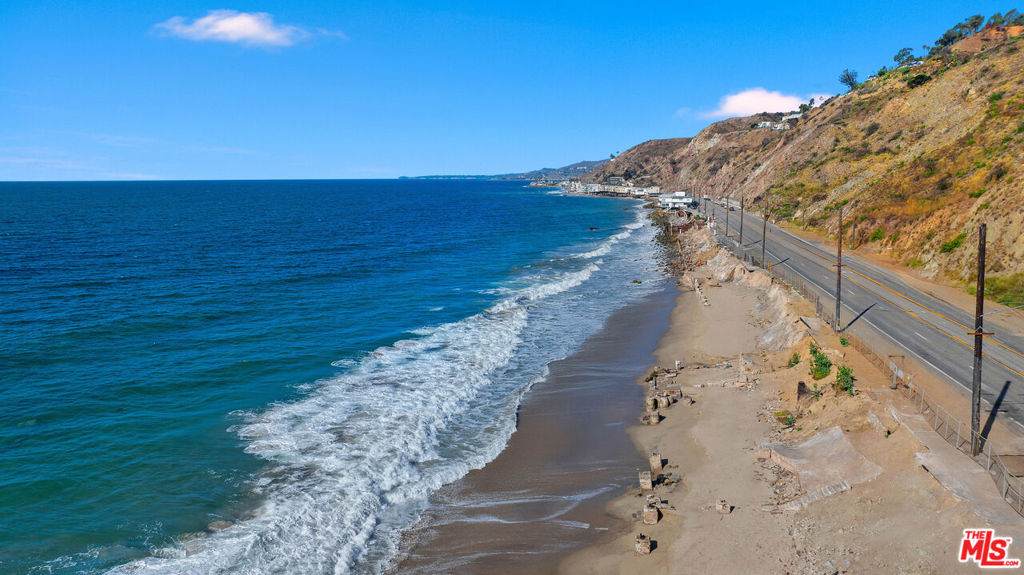 20228 Pacific Coast Highway - Photo 1