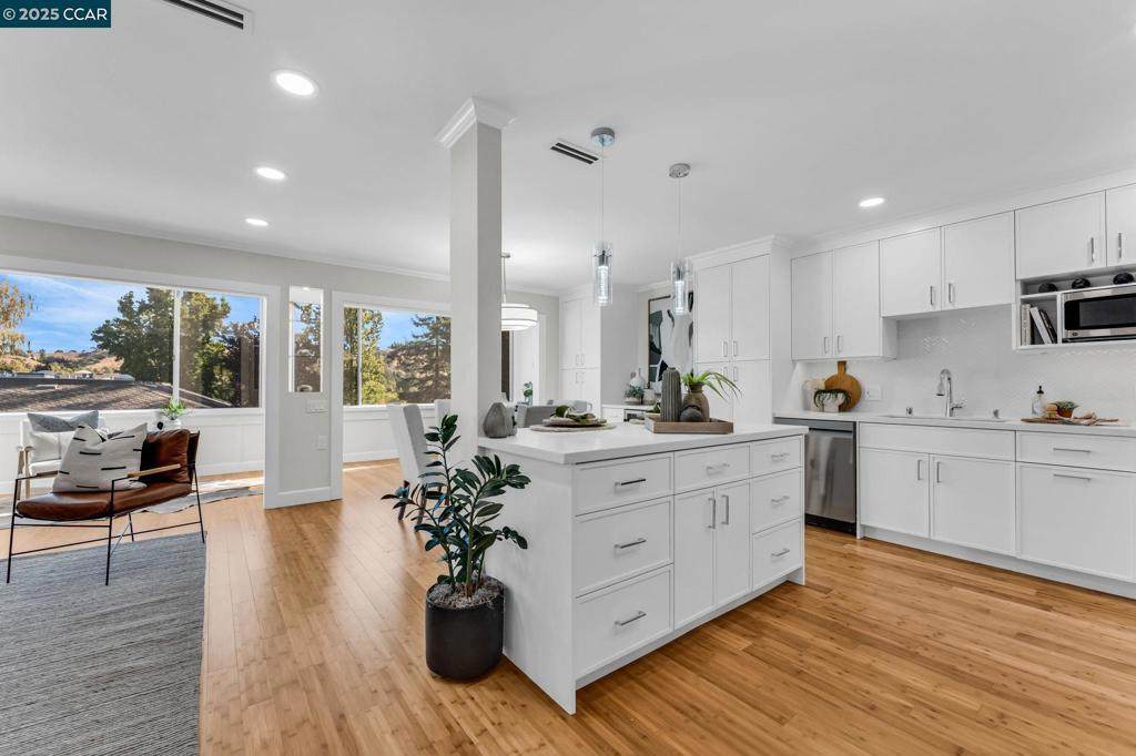 1200 Leisure Ln - Photo 1