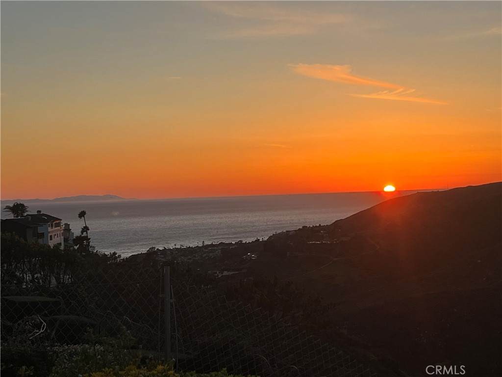 1569 Skyline - Photo 1