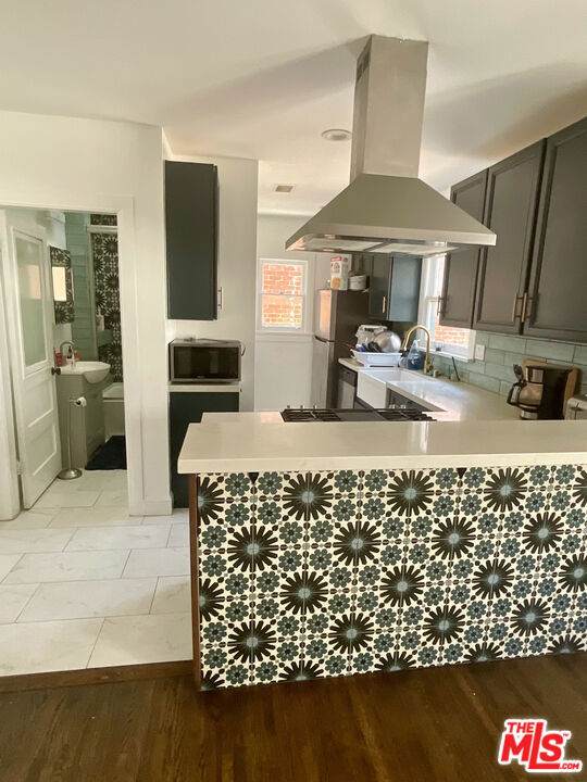 534 10th Street - Photo 1