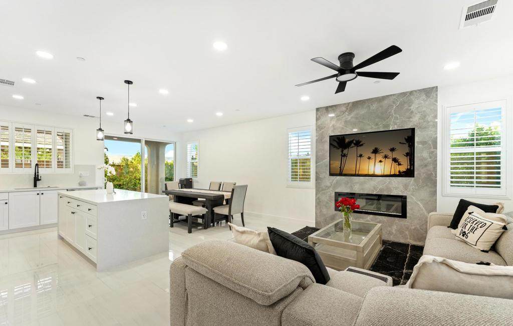 617 Via Firenze - Photo 1